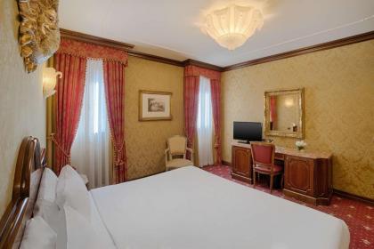 NH Venezia Santa Lucia - image 15