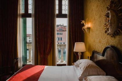 NH Venezia Santa Lucia - image 18