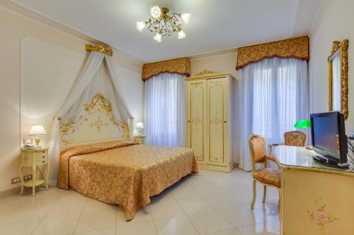 Hotel At Leonard - main image