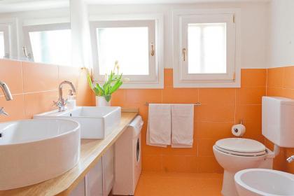 Appartamento Calle dei Preti at yourhomefromhomeinvenice - image 26