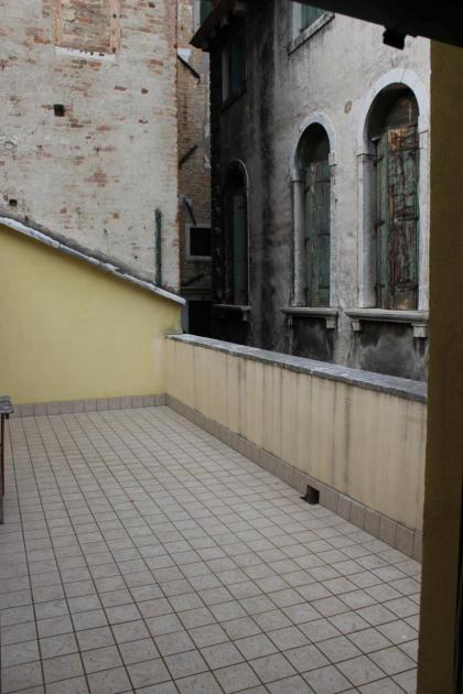 Alessandra House - image 26