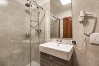 Ca' del Monastero 2 Collection Apt for 4 Guests with Lift - image 19