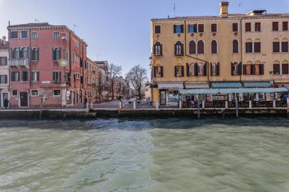 Santa Croce Wonderful Venice - image 25