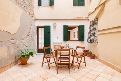 Ca Giardini Apartments in Biennale by Bricola Apartments - image 27