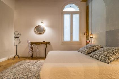 Gallery House - image 22