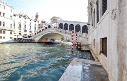 Nice apartment in Venezia with 2 Bedrooms and WiFi - image 23