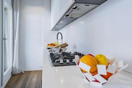 Colleoni Apartment with 2 Superb Terraces - image 21