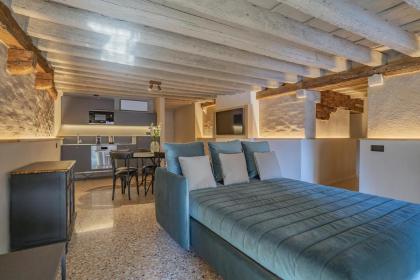 Corte Rubbi 1 A True Canal-side Experience - image 21