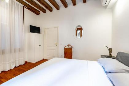 Ca' della Commedia - San Marco - image 22