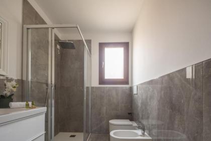 Bright Apartment On Venetian Roofs R&R - image 22