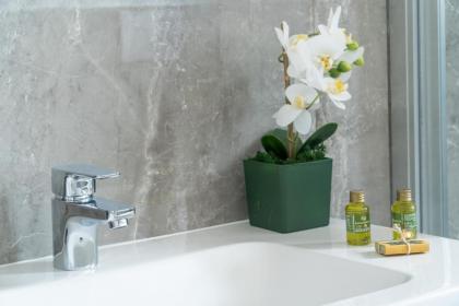 Bright Apartment On Venetian Roofs R&R - image 26