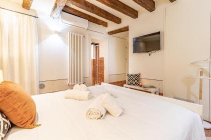 Italian Experience-Rio San Lorenzo Boutique Apartment - image 29