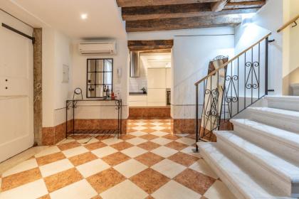 Italian Experience-Venice Boutique Apartment - image 25