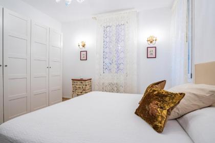 Ca' San Beneto Completely Refurbished in a fabulously central area - image 23