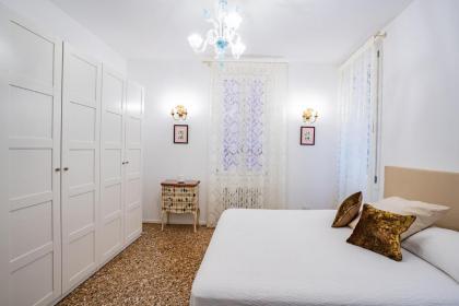 Ca' San Beneto Completely Refurbished in a fabulously central area - image 25