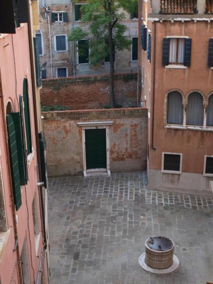 Al pozzo dei Scoacamini 100 m from San Marco ground floor - image 22