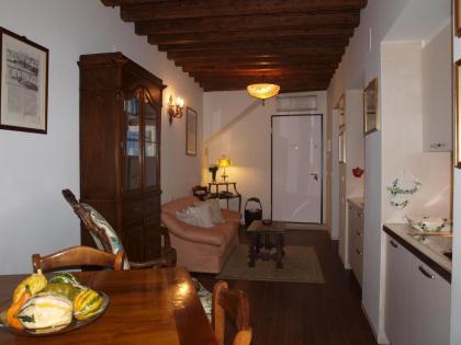 Al pozzo dei Scoacamini 100 m from San Marco ground floor - image 26