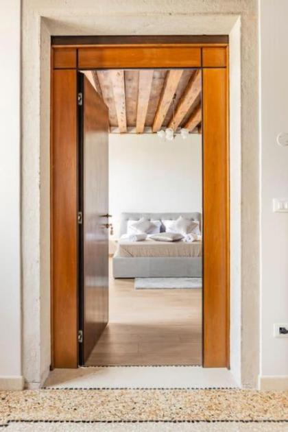 Venice Luxury Suites - image 25