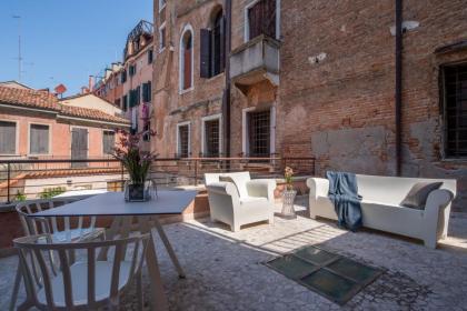 Palace Canal View by Wonderful Italy - image 25