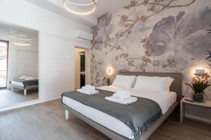 Palace Canal View by Wonderful Italy - image 26