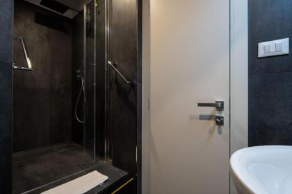 Palace Canal View by Wonderful Italy - image 29