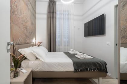 Palace Canal View by Wonderful Italy - image 30