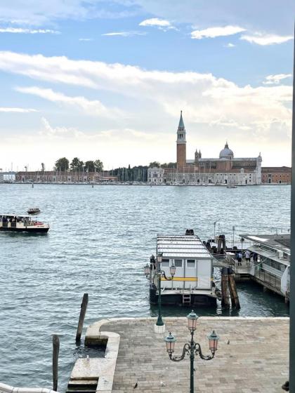 The B Collection - Riva Schiavoni - Bacino San Marco View - image 27