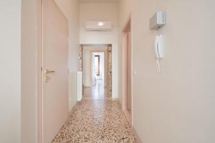 Accademia Charm Apartments by Wonderful Italy - image 25